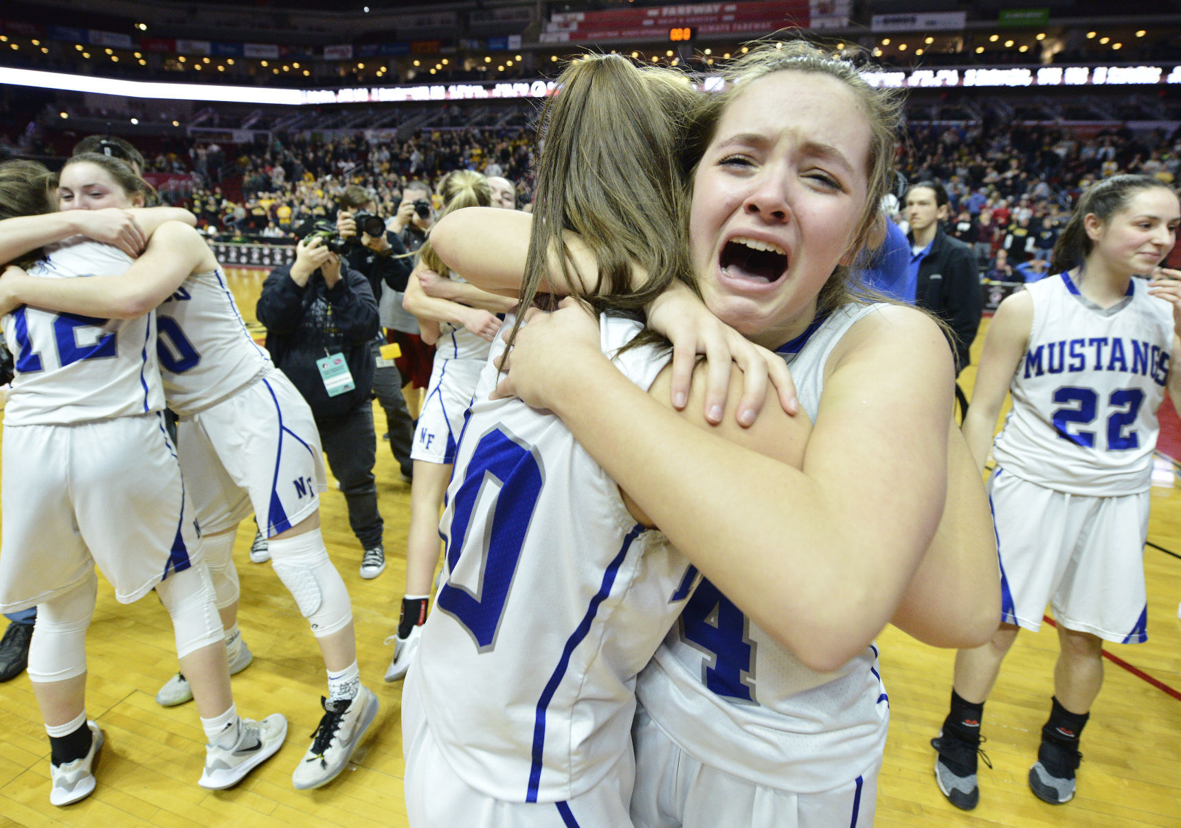 Newell-Fonda vs Bishop Garrigan state basketball